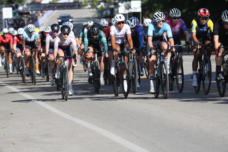 Tour de Francis Park 2025 D -XXXXII.jpg :: Tour de Francis Park 2025/Gateway Cup 2025 - Women's Pro 1/2 70 Minutes of racing - Fast, Wide, Smooth, and FAST, the Tour de Francis Park is a series favorite. This long 1.2-mile course, is full throttle-feature one super-fast downhill Turn 2 that sets up a long uphill drag to the finish. -Gateway Cup webpage - A criterium, or crit, is a bike race consisting of several laps around a closed circuit, the length of each lap or ranging from about 400 meters to 10,000 meters. (Criterium webpage)