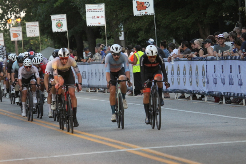 Tour de Lafayette 2025 B -LXXXXVI.jpg :: Tour de Lafayette 2025/Gateway Cup 2025 Men's Masters 40+ CAT 1-4 50 minute race. The race was held in South St. Louis City, Missouri, USA at Lafayette Square Park. A criterium, or crit, is a bike race consisting of several laps around a closed circuit, the length of each lap or ranging from about 400 meter to 10,000 meter. Tour de Lafayette is a flat, wide-open 0.9-mile course with four 90-degree turns. USA Cycling