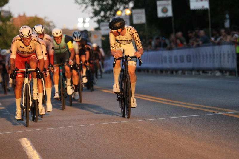 Tour de Lafayette 2025 C -III.jpg :: Tour de Lafayette 2025/Gateway Cup 2025 Men's Masters 40+ CAT 1-4 50 minute race. The race was held in South St. Louis City, Missouri, USA at Lafayette Square Park. A criterium, or crit, is a bike race consisting of several laps around a closed circuit, the length of each lap or ranging from about 400 meter to 10,000 meter. Tour de Lafayette is a flat, wide-open 0.9-mile course with four 90-degree turns. USA Cycling