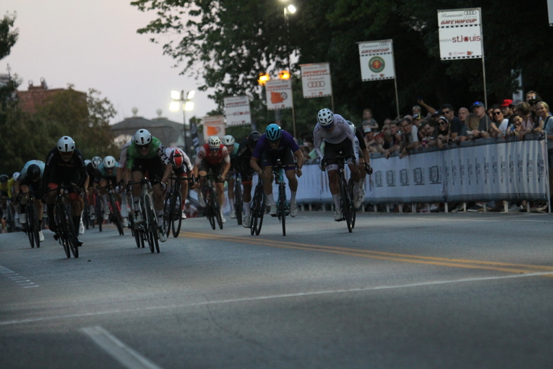 Tour de Lafayette 2025 D -II.jpg :: Tour de Lafayette 2025/Gateway Cup 2025 Men's Masters 40+ CAT 1-4 50 minute race. The race was held in South St. Louis City, Missouri, USA at Lafayette Square Park. A criterium, or crit, is a bike race consisting of several laps around a closed circuit, the length of each lap or ranging from about 400 meter to 10,000 meter. Tour de Lafayette is a flat, wide-open 0.9-mile course with four 90-degree turns. USA Cycling
