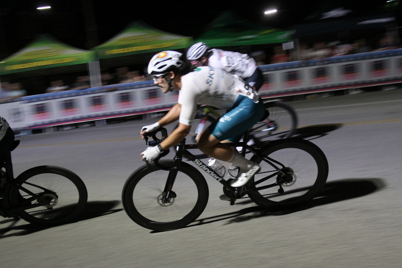 Tour de Lafayette 2025 D -LXXXXI.jpg :: Tour de Lafayette 2025/Gateway Cup 2025, Men's Pro CAT 1 70-minutes of racing - A Criterium, or Crit, is a bike race consisting of several laps around a closed circuit, the length of each lap or ranging from about 400 meters to 10,000 meters. The Lafayette neighborhood is one of the oldest in St. Louis and boasts the city's first public park created by ordinance 1836, the park was named in honor of Marquis de Lafayette, a French Stateman who served at a volunteer under George Washington during the American Revolution. -Gateway Cup Website- 0.9-mile course with four 90-degree turns. August, 29th, 2025 850pm, USA Cycling