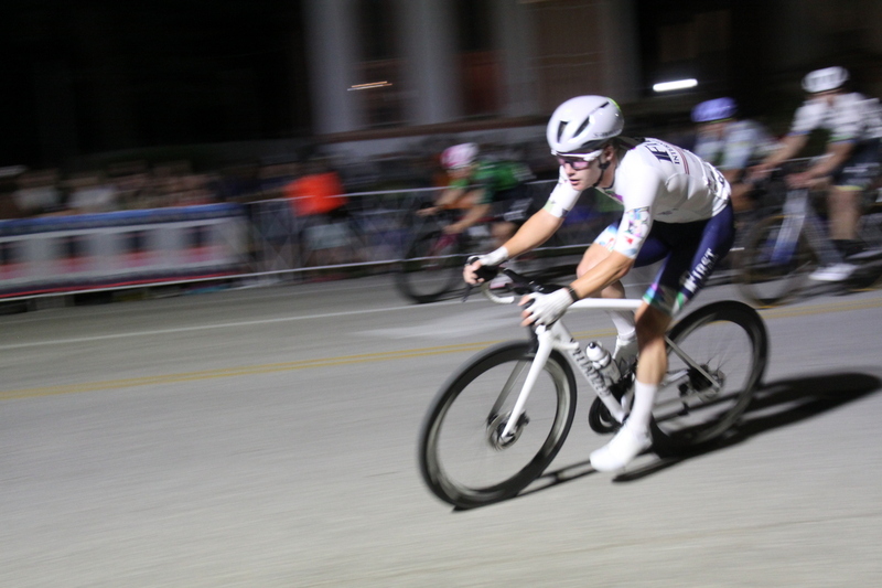 Tour de Lafayette 2025 D -LXXXXIV.jpg :: Tour de Lafayette 2025/Gateway Cup 2025, Men's Pro CAT 1 70-minutes of racing - A Criterium, or Crit, is a bike race consisting of several laps around a closed circuit, the length of each lap or ranging from about 400 meters to 10,000 meters. The Lafayette neighborhood is one of the oldest in St. Louis and boasts the city's first public park created by ordinance 1836, the park was named in honor of Marquis de Lafayette, a French Stateman who served at a volunteer under George Washington during the American Revolution. -Gateway Cup Website- 0.9-mile course with four 90-degree turns. August, 29th, 2025 850pm, USA Cycling