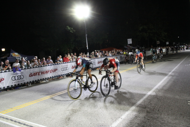 tour de Lafayette 2025 D -XXXXIII.jpg :: Tour de Florissant 2025/Gateway Cup 2025 in South St. Louis, Missouri, USA at Lafayette Square Park. The course is a 0.9-mile square course around the park. This is the finish of the women's Pro under the lights of the Gateway Cup. 