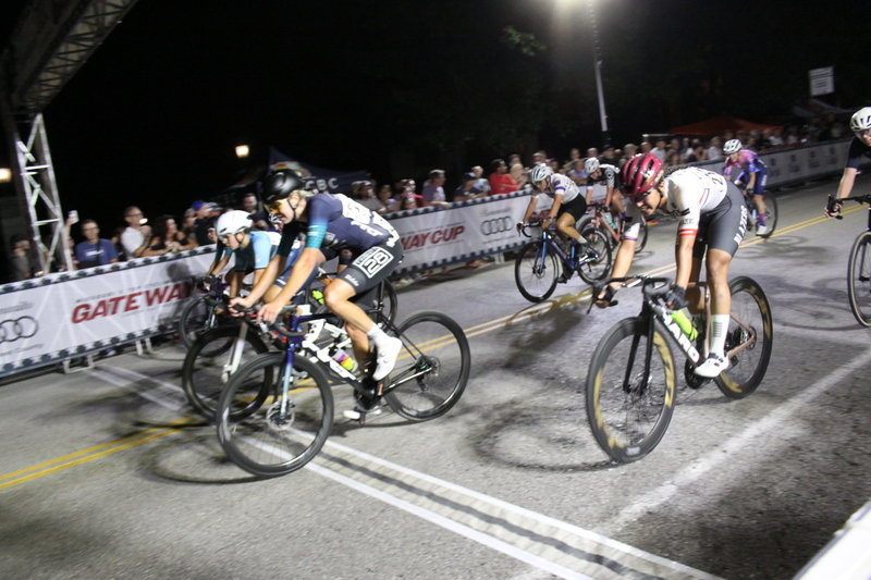tour de Lafayette 2025 D -XXXXVIII.jpg :: Tour de Florissant 2025/Gateway Cup 2025 in South St. Louis, Missouri, USA at Lafayette Square Park. The course is a 0.9-mile square course around the park. This is the finish of the women's Pro under the lights of the Gateway Cup. 