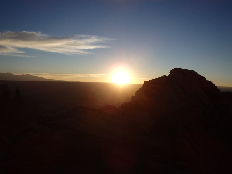 Sunrise In Canyonlands.jpg :: OLYMPUS DIGITAL CAMERA