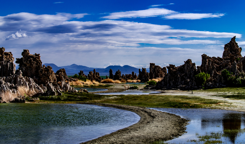 Mono Lake Tufas.jpg