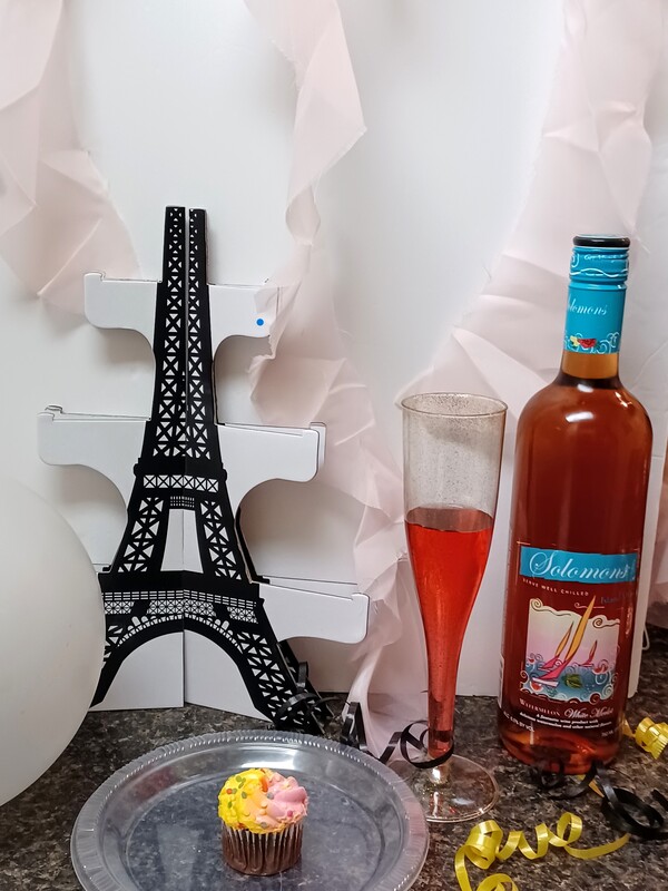 Paris theme birthday 20220405_020303 (1).jpg