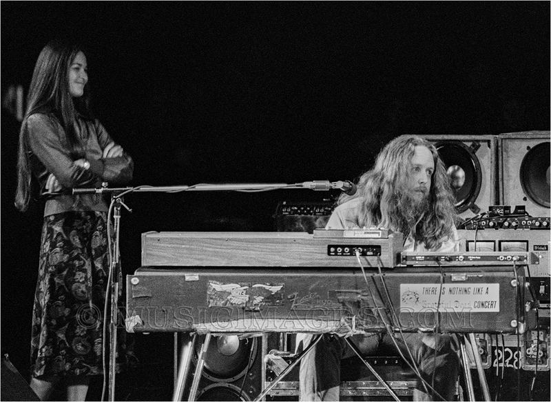 B10-13.jpg :: Donna & Keith perform with the Jerry Garcia Band - Concord Pavilion, Concord, Ca 10/17/75