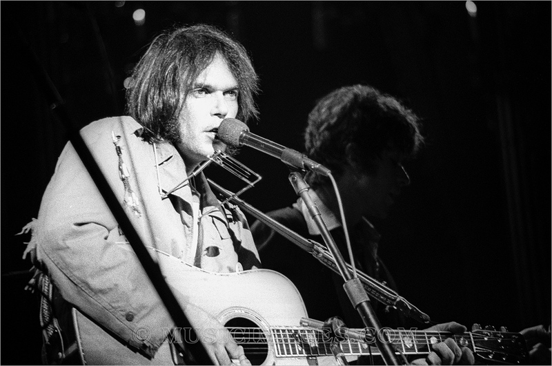 B107-16.jpg :: at The Band's Last Waltz - Winterland, San Francisco, Ca. 11/25/76