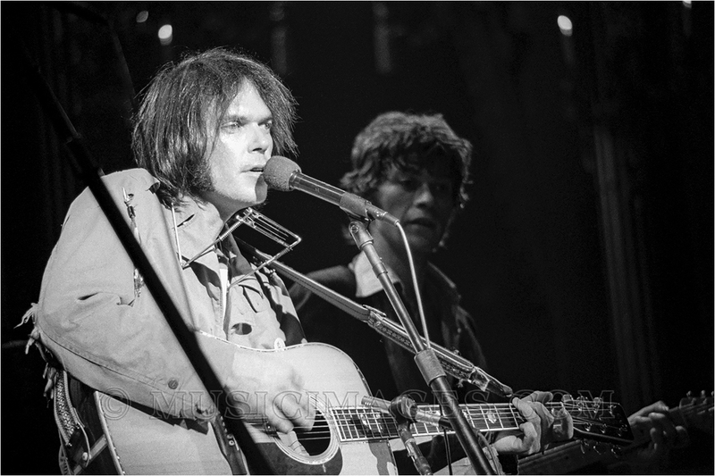 B107-17.jpg :: Neil Young & Robbie Robertson @ The Band's Last Waltz - Winterland, San Francisco 11/25/76