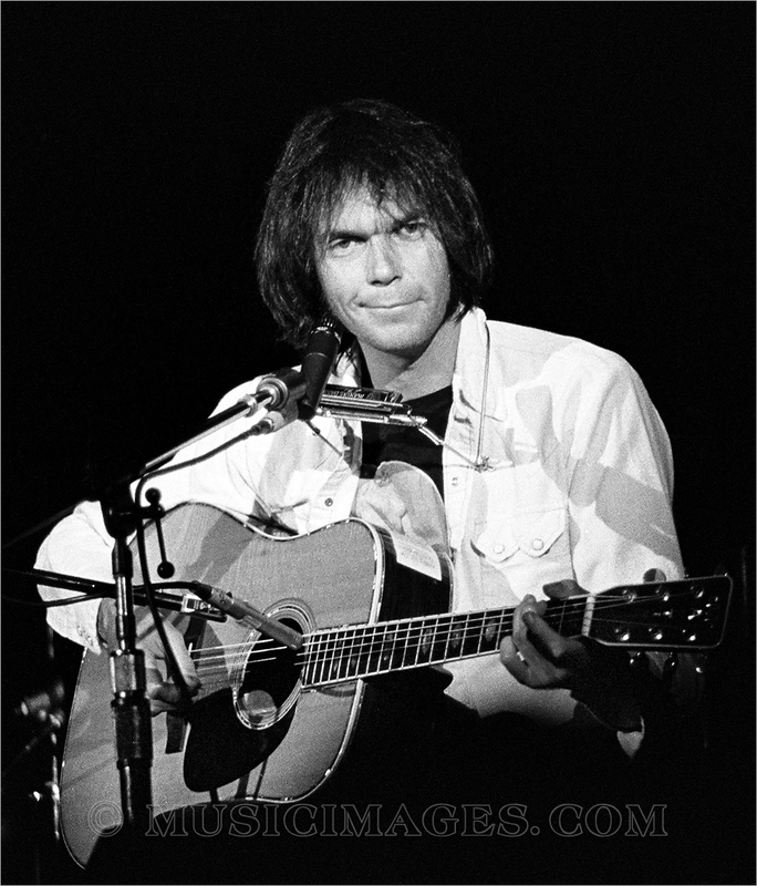 B133-5.jpg :: with Crazy Horse - Berkeley Community Theater 11/2/76