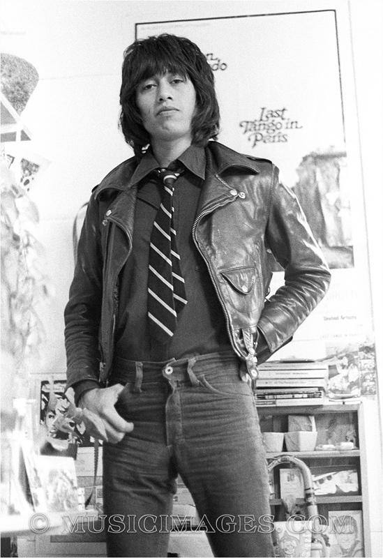 B168-8.jpg :: Photo session in Alejandro's bedroom - San Rafael, Ca. 3/12/77