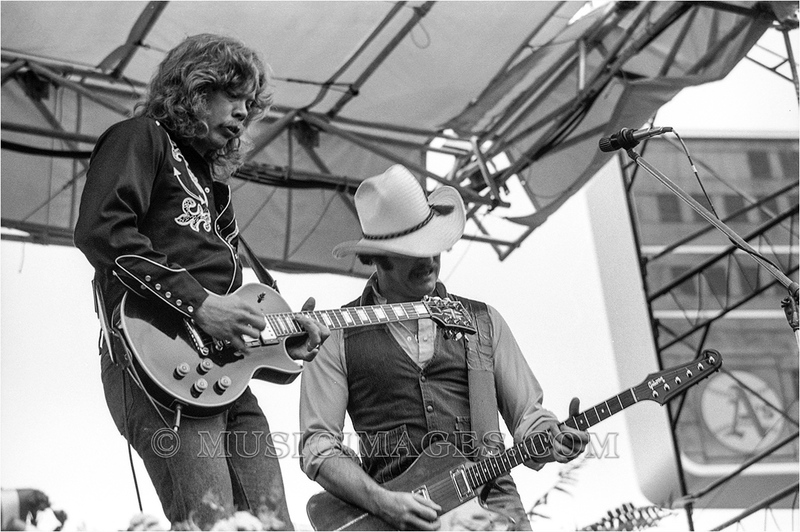 B205-11.jpg :: Oakland Stadium 7/2/77
