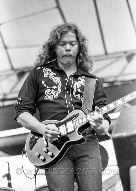 B205-17.jpg :: Oakland Stadium 7/2/77
