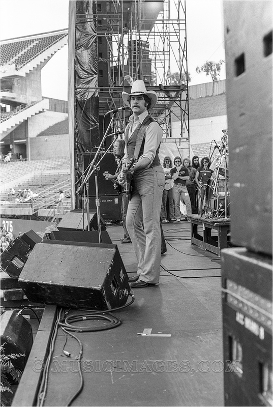 B205-2.jpg :: Oakland Stadium 7/2/77