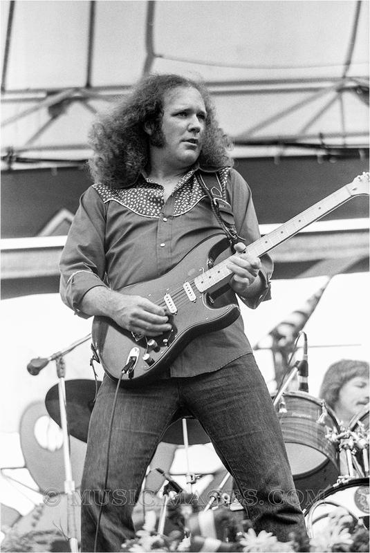 B205-27.jpg :: Oakland Stadium 7/2/77