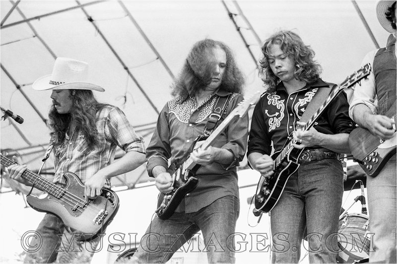 B205-32.jpg :: Oakland Stadium 7/2/77