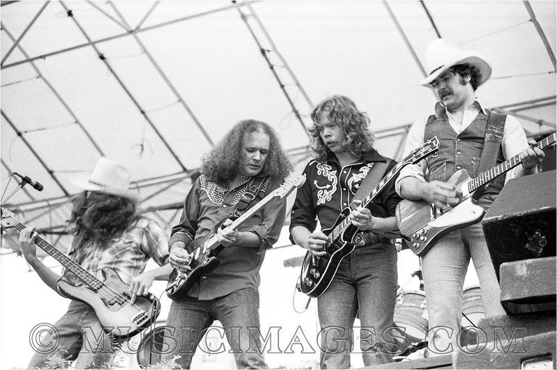 B205-33.jpg :: Oakland Stadium 7/2/77