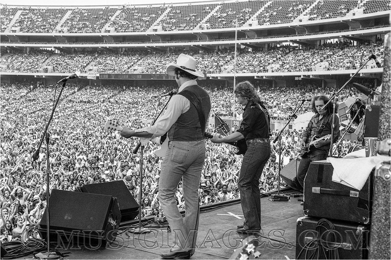 B205-34.jpg :: Oakland Stadium 7/2/77