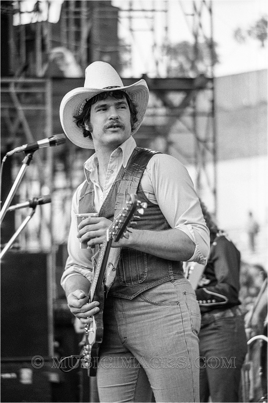 B205-8.jpg :: Oakland Stadium 7/2/77