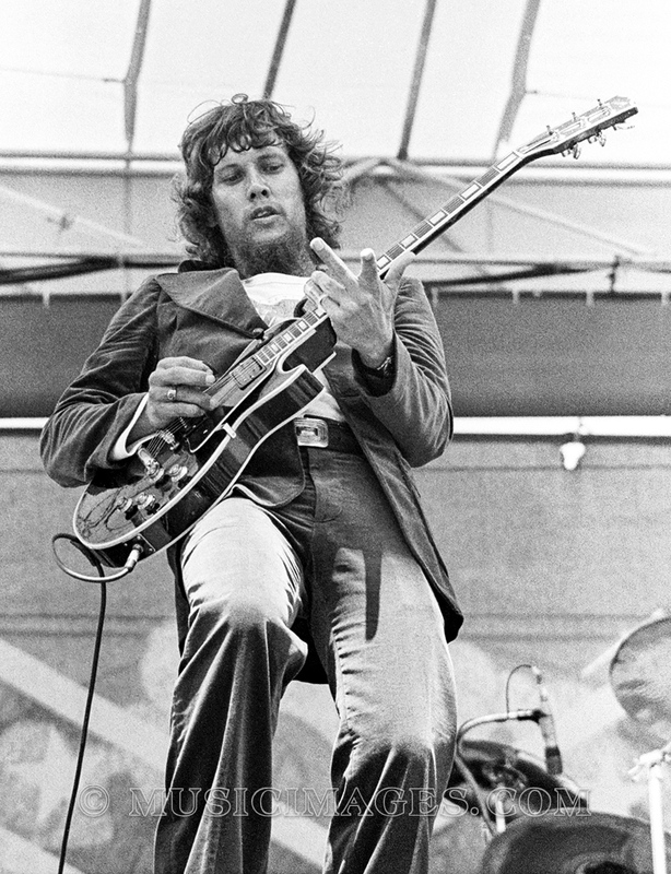 B208-2.jpg :: Oakland Stadium, Oakland, Ca 7/2/77