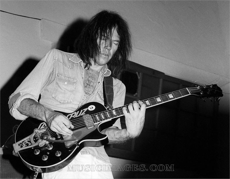 B214-35.jpg :: with The Ducks - Catalyst, Santa Cruz, Ca. 7/31/77