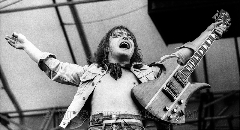 B215-37.jpg :: Rick Derringer opening for Led Zeppelin - Oakland Stadium, Oakland, Ca. 7/23/77