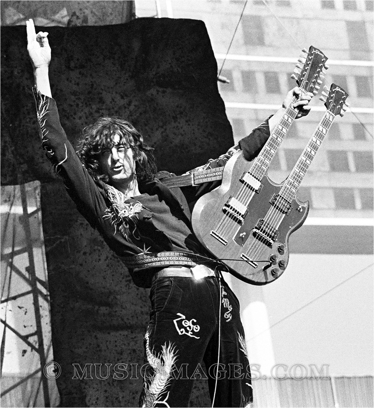 B221-16.jpg :: Oakland Stadium, Oakland, Ca. 7/23/77