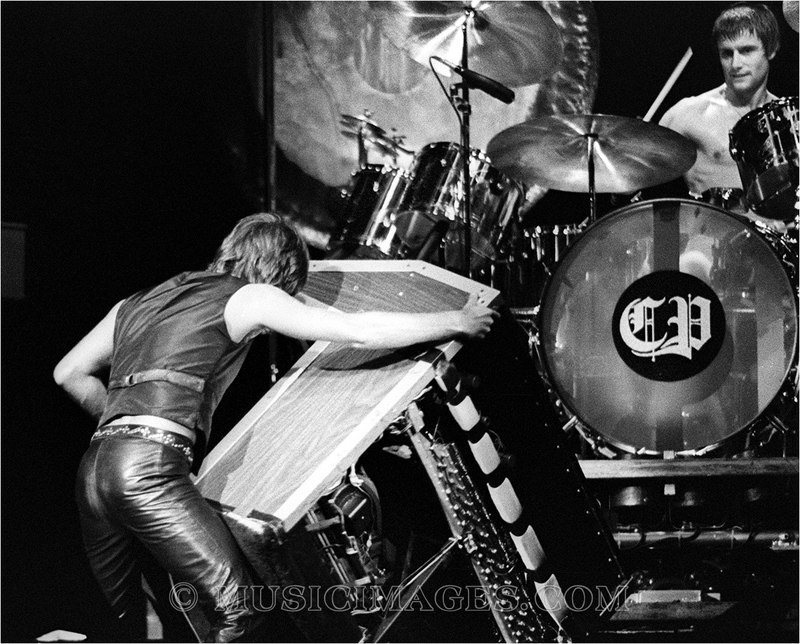 B228-4.jpg :: Oakland Coliseum, Oakland, Ca. 8/6/77