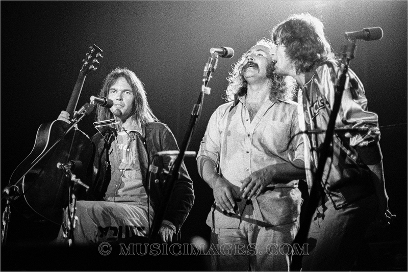 B231-31_.jpg :: as guest of Crosby & Nash - Santa Cruz Civic Aud. 8/12/77