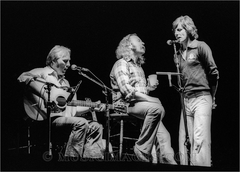 B252-35.jpg :: Crosby, Still & Nash - Oakland Coliseum, Oakland, Ca. 10/22/77