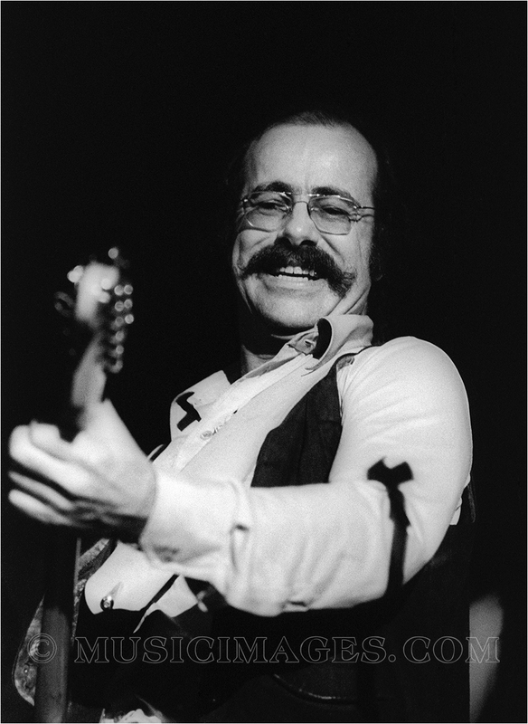 B258-26.jpg :: Robert Hunter performs with his band, Comfort, at the Hooker's Ball - San Francisco Civic Auditorium 10/28/77