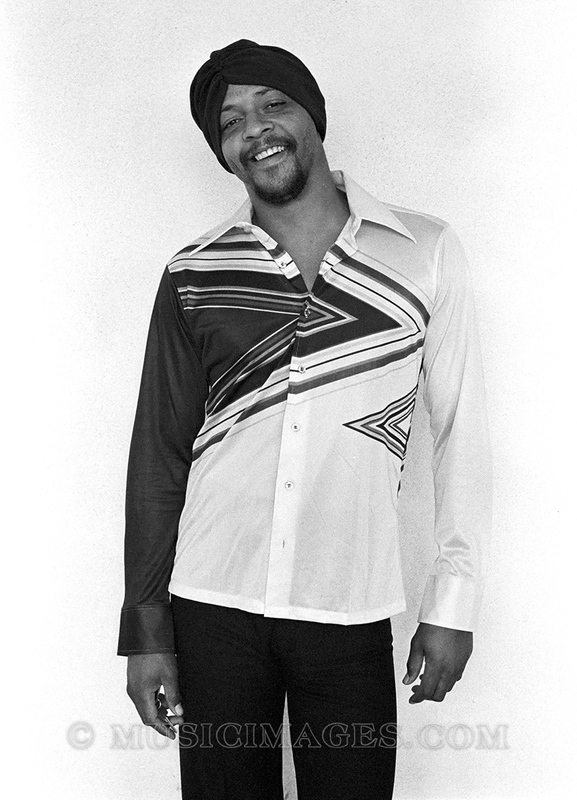 B263-8.jpg :: Photo shoot at San Francisco hotel 11/5/77