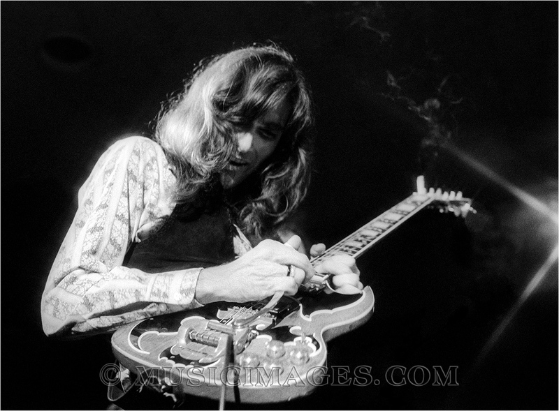 B264-2.jpg :: John is playing with the 7 Deadly Sins @ the Old Waldorf club, San Francisco, Ca. 11/6/77