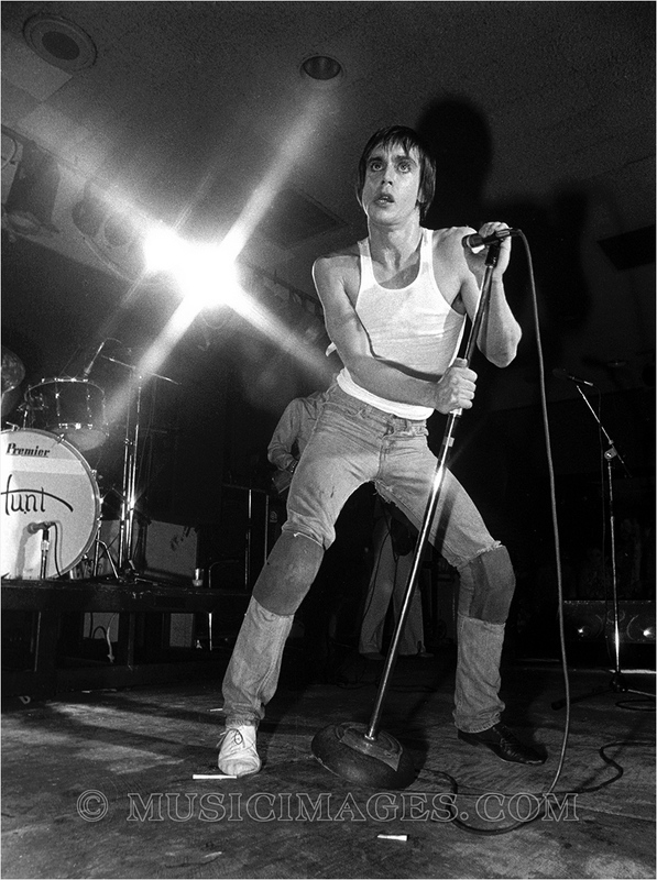 B276-13.jpg :: Old Waldorf club, San Francisco, Ca. 11/12/77
