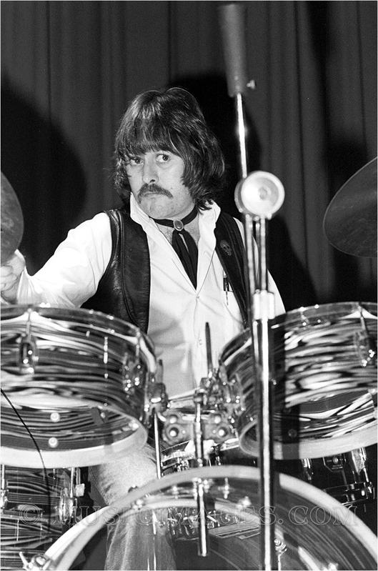 B290-4.jpg :: Spencer with the 7 Deadly Sins - Old Waldorf club, San Francisco, Ca. 12/4/77