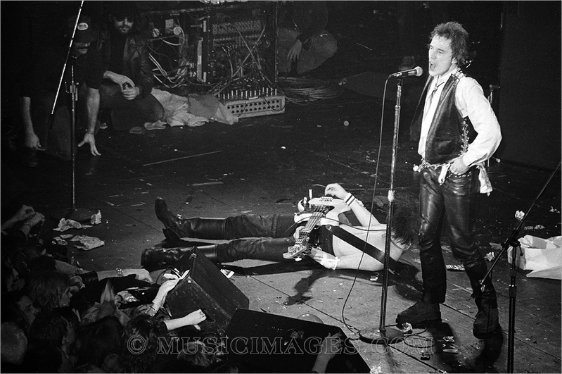 B310-33.jpg :: Winterland, San Francisco, Ca. 1/14/78