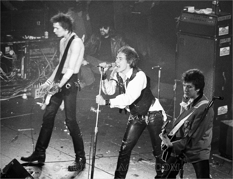 B310-9.jpg :: Winterland, San Francisco, Ca. 1/14/78