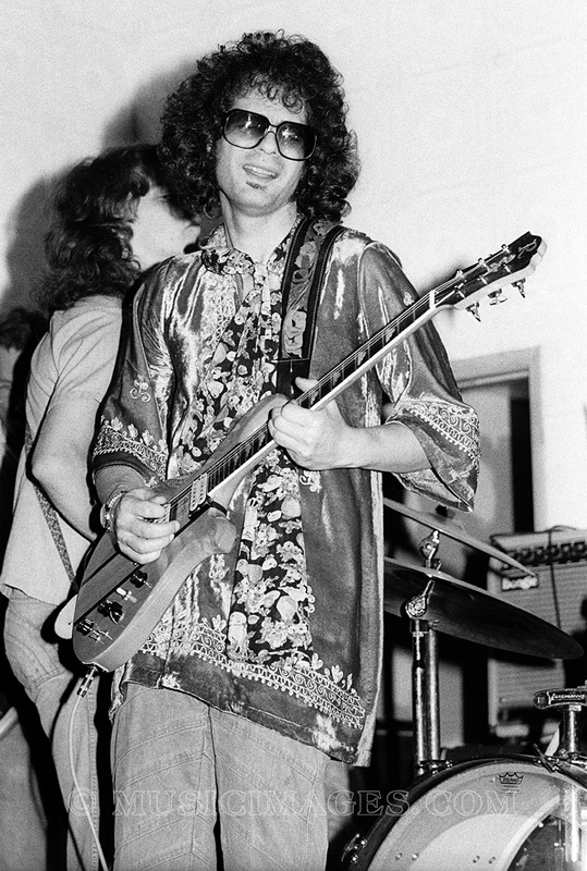 B326-2.jpg :: Knights Bridge club, San Rafael, Ca. 3/12/78