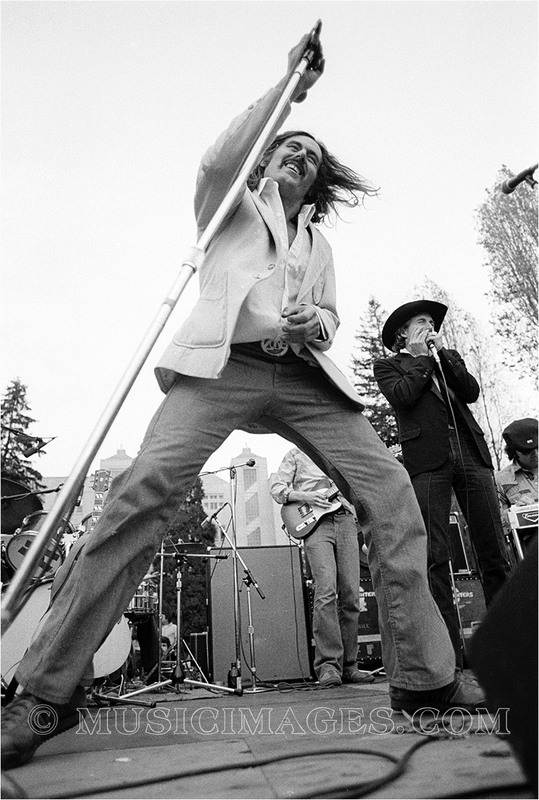 B333-26.jpg :: Commander Cody & Norton Buffalo - Berkeley Centennial Concert, Provo Park, Berkeley, Ca. 4/2/78