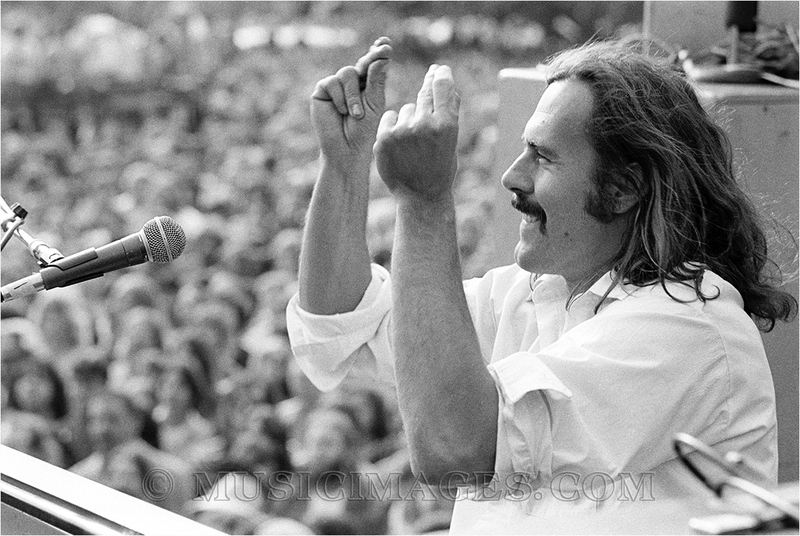 B338-22.jpg :: Commander Cody - Berkeley Centennial Concert, Provo Park, Berkeley, Ca. 4/2/78