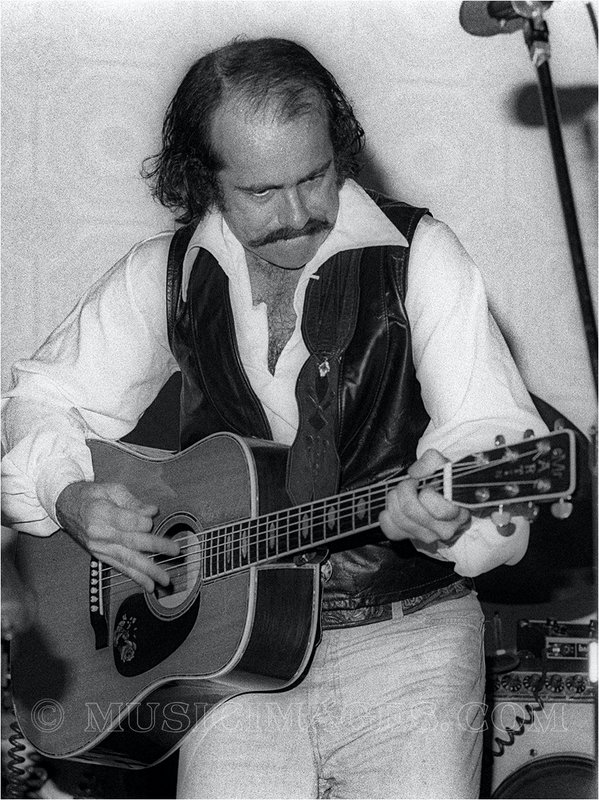 B349-14.jpg :: Robert Hunter with his band, Comfort, performs at the Knight's Bridge club in San Rafael, Ca - April, 1978