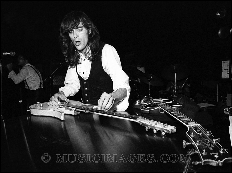 B424-27.jpg :: John is playing with the Rocky Sullivan Band @ the Keystone club in Berkeley, Ca. 8/26/78