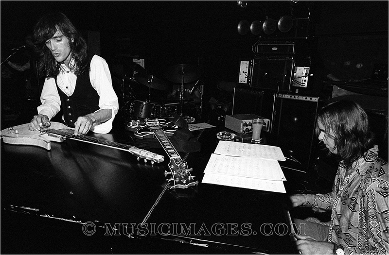 B424-28.jpg :: John Cipollina and Nicky Hopkins play with the Rocky Sullivan Band - Keystone Berkeley 8/26/78