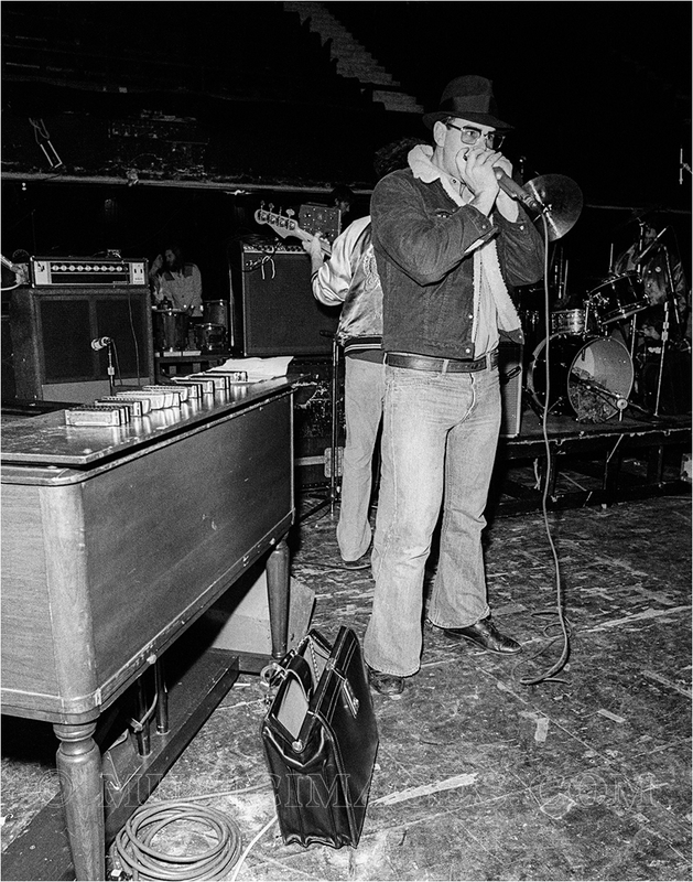 B474-28.jpg :: Dan Ackroyd during a Blues Brothers rehearsal - Winterland, San Francisco 12/31/78