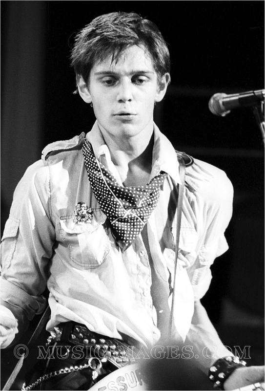 B505-27.jpg :: Paul Simonon - Berkeley Community Theater, Berkeley, Ca. 2/7/79