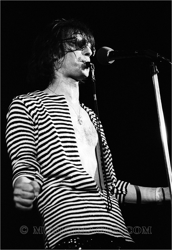B524-8.jpg :: Oakland Auditorium, Oakland, Ca. 3/24/79