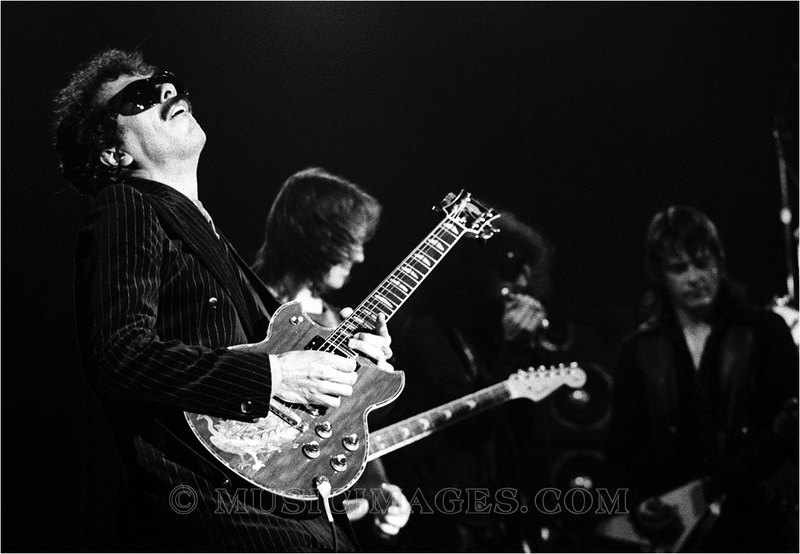 B526-13.jpg :: Carlos Santana & Ronnie Montrose join the J. Geils Band for the encore - Oakland Auditorium, Oakland, Ca. 3/24/79