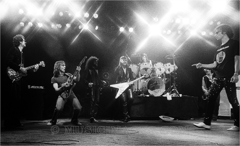 B527-6.jpg :: Carlos Santana & Ronnie Montrose join the J. Geils Band for the encore - Oakland Auditorium, Oakland, Ca. 3/24/79