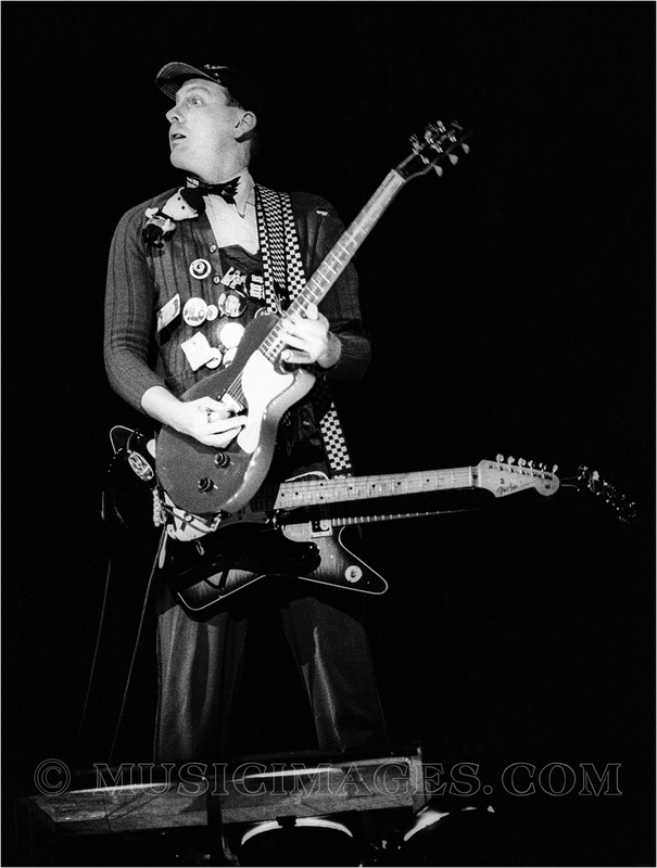 B553-4.jpg :: Rick Nielsen - Oakland Coliseum, Oakland, Ca. 12/30/78
